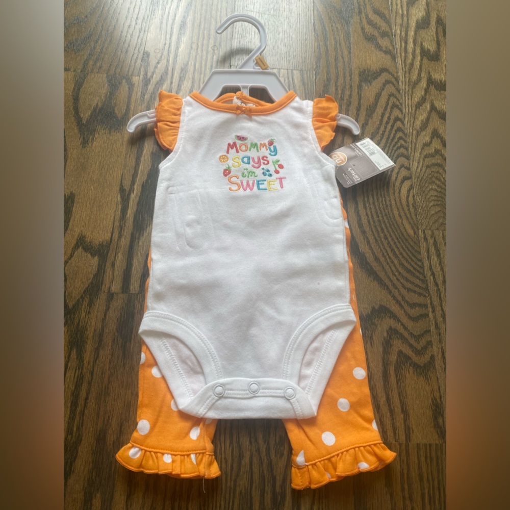 Carter’s 2 piece set